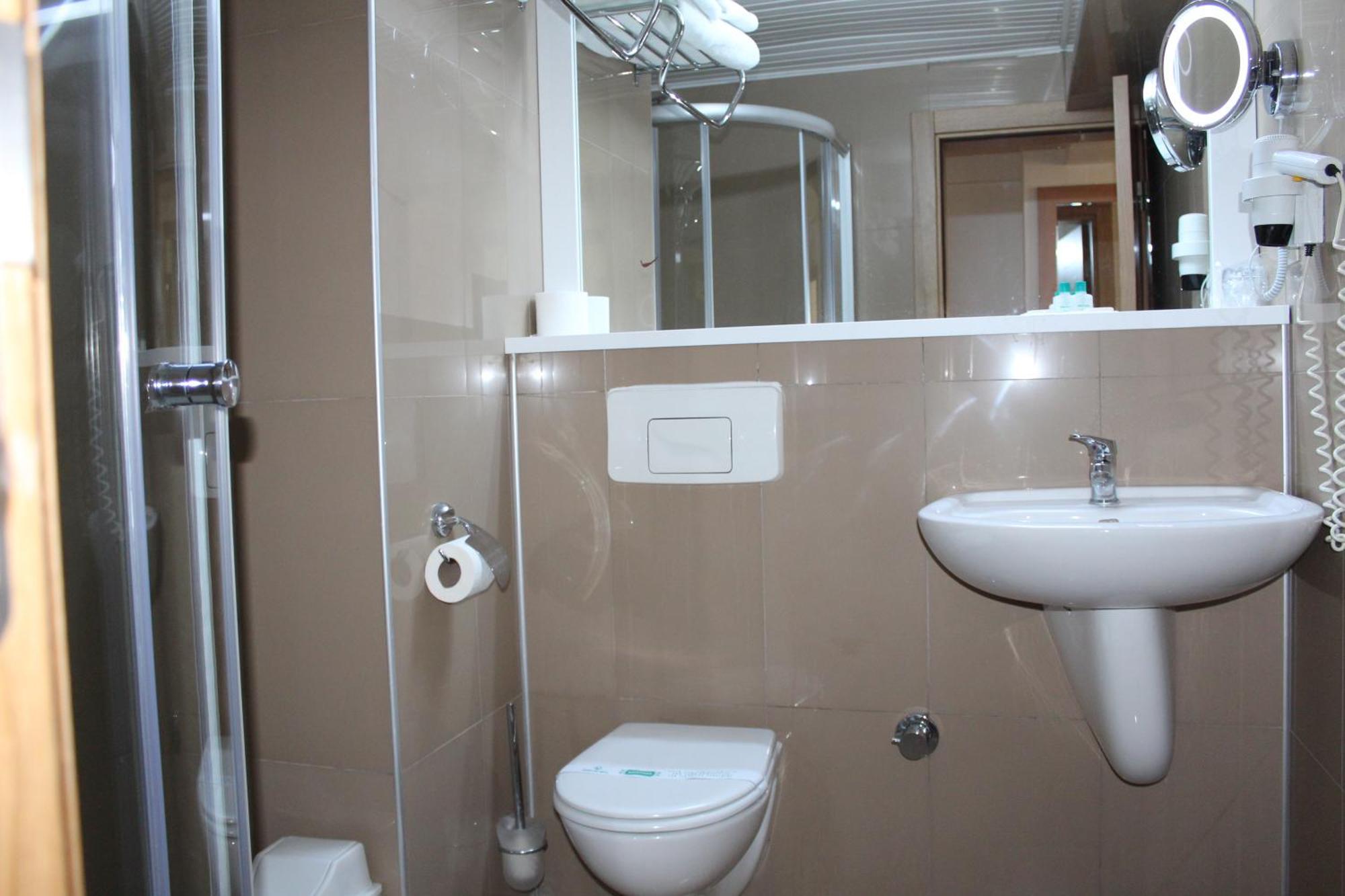 Grand Cali Hotel Bozuyuk Room photo