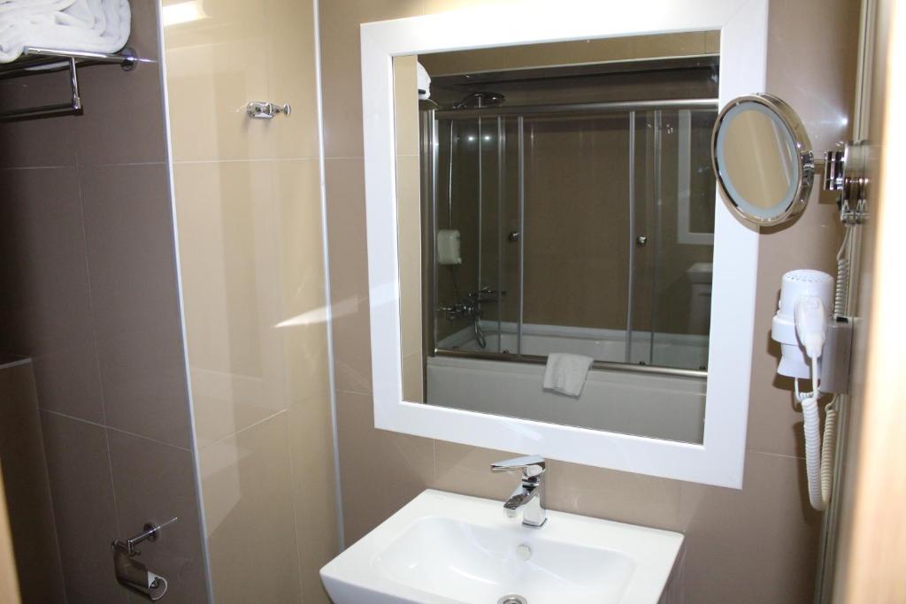 Grand Cali Hotel Bozuyuk Room photo